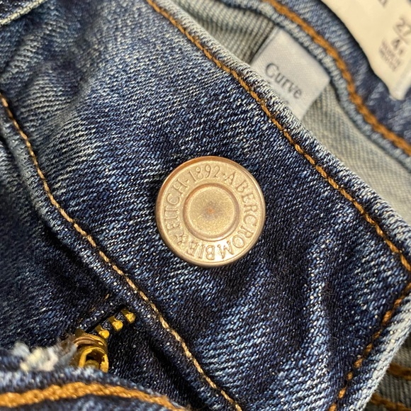 A&F 90’s Straight ultra high rise size 27, 4R Jeans ,no flaws - Picture 10 of 15